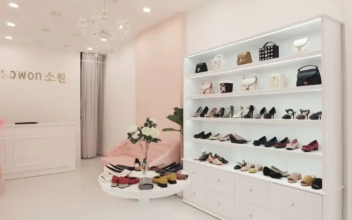 Cẩm Nang Thiết Kế Cửa Hàng Giày Dép Diện Tích Nhỏ: 10+ Ý Tưởng Đắt Giá