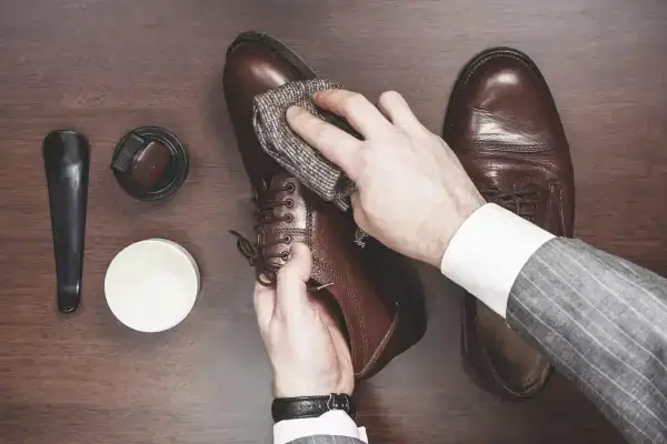 Đánh Giày Có Đánh Được Áo Da Không? Cẩm Nang Chi Tiết Cho Từng Loại Da