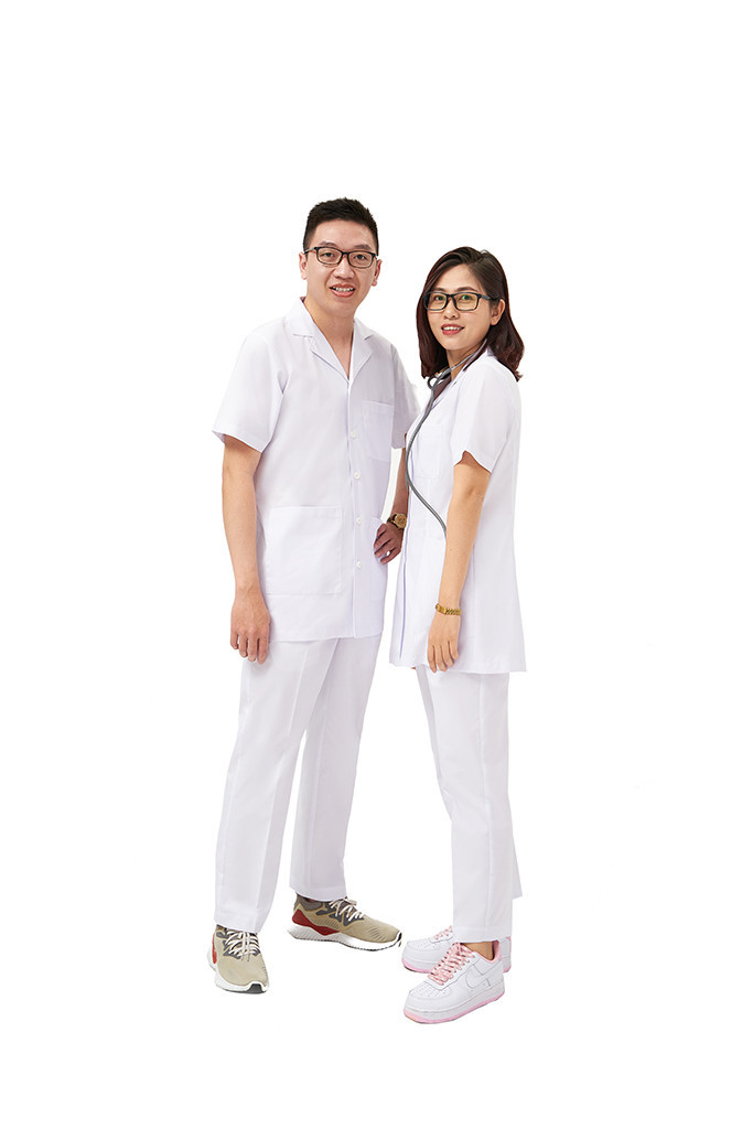 Bộ trang phục y tế kiểu dáng scrub cho dược sĩ hoặc kỹ thuật viên