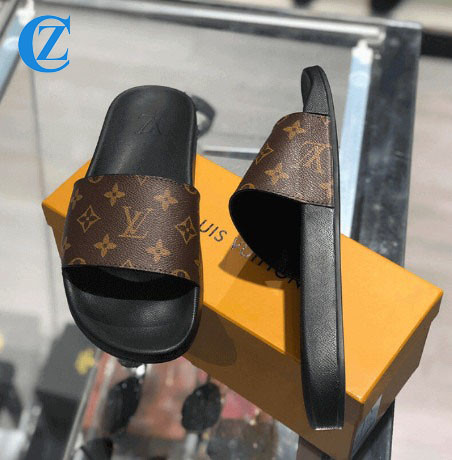 Các mẫu giày Louis Vuitton nam với thiết kế độc đáo và logo biểu tượng