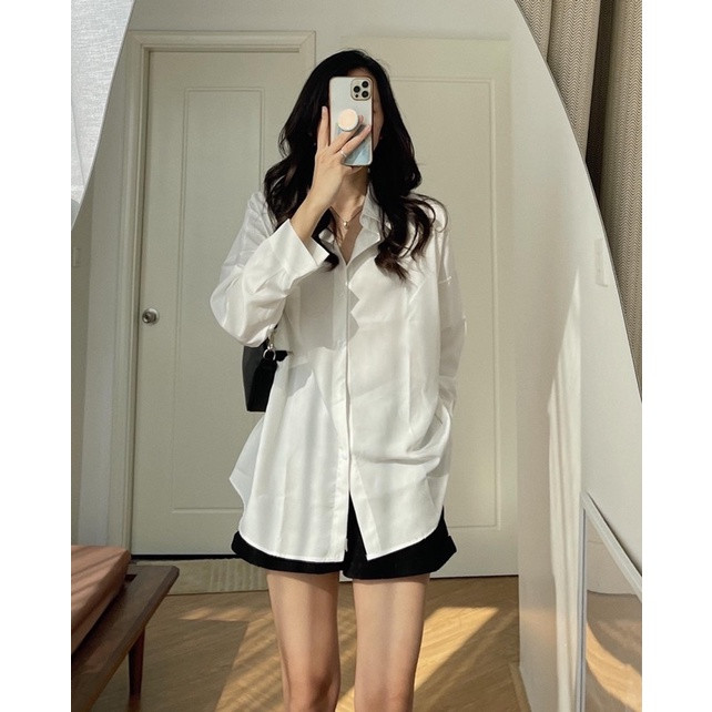 Gợi ý kết hợp áo sơ mi giấu quần cùng quần short năng động và cá tính