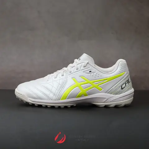 Đánh Giá Chi Tiết Giày Asics Calcetto Wd 8 Tf: Trải Nghiệm Thực Tế Trên Sân Cỏ Nhân Tạo