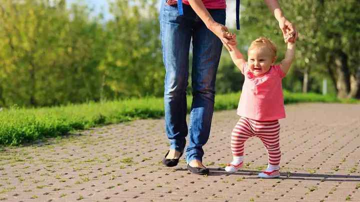 Top 7 Mẫu Giày Tập Đi Cho Bé Có Bánh Lăn Ở Đế Tốt Nhất 2026