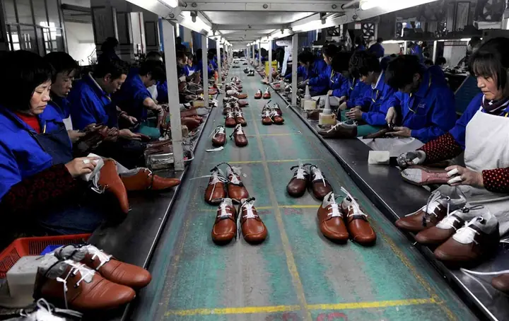 Công Nghệ Sản Xuất Hàng Da Gia Giày Là Gì?