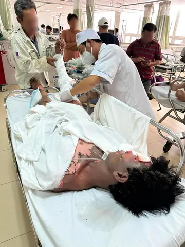 Công Nhân Bị Điện Giật Chết Giày Da Anthena: Nguyên Nhân Và Cách Phòng Tránh Công Nhân Bị Điện Giật Chết Giày Da Anthena: Nguyên Nhân Và Cách Phòng Tránh