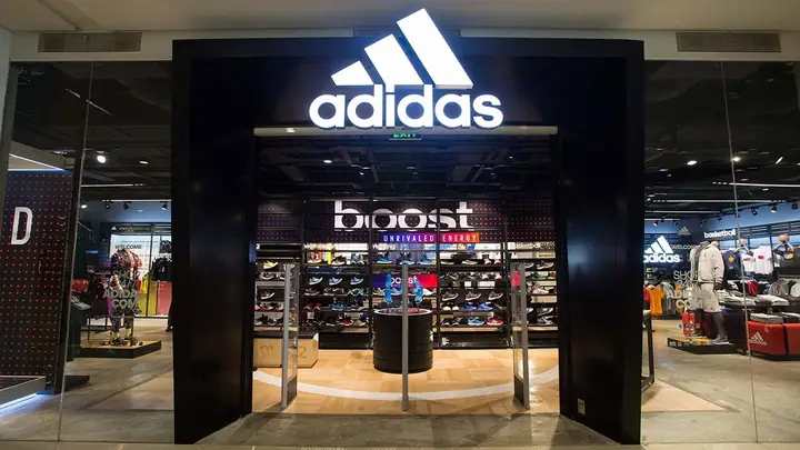 Top 5 Cửa Hàng Giày Tennis Adidas Chính Hãng Uy Tín Nhất 2026