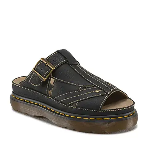 Đánh Giá Chi Tiết Cửa Hàng Giày Dép Dr. Martens Ninh Kiều Cần Thơ