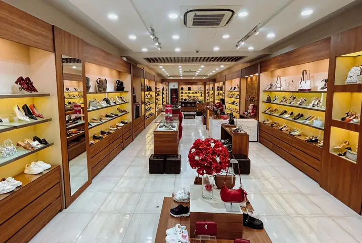 Top 5 Cửa Hàng Giày Đông Hải Uy Tín Tại Hà Nội 2026