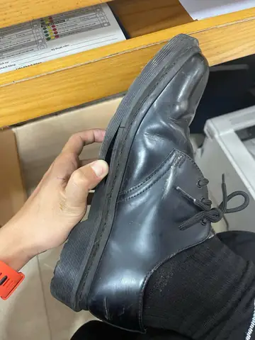 Top 7 Địa Chỉ Vệ Sinh Giày Dr Martens Uy Tín Nhất Tại Hà Nội