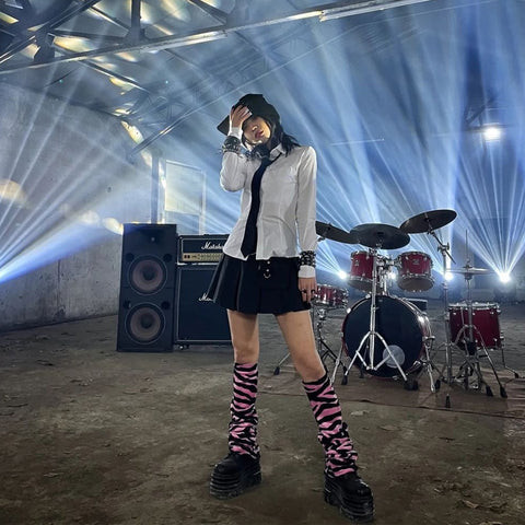 ÄÃ´i giÃ y boot Ä‘áº¿ dÃ y (chunky boots) Ä‘áº·c trÆ°ng cá»§a phong cÃ¡ch Emo vÃ Goth