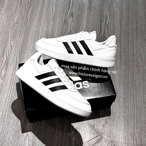 Đánh Giá Chi Tiết Giày Adidas Màu Trắng Sọc Đen Quân 5: Top Lựa Chọn Tối Ưu