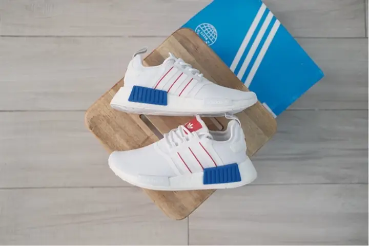 Đánh Giá Chi Tiết Giày Adidas Nmd Màu Trắng Phai Sắc Màu: Sự Lựa Chọn Hoàn Hảo Cho Phong Cách Tối Giản