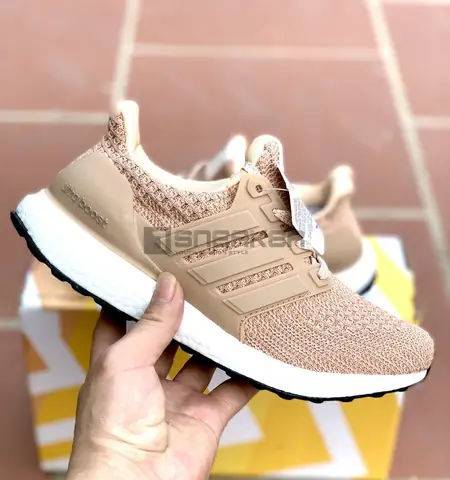 Đánh Giá Giày Adidas Nữ Hồng Ultra Boost 4.0: Tất Cả Bạn Cần Biết