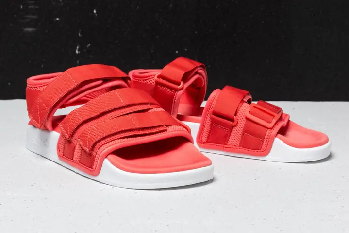 Đánh Giá Chi Tiết Sandal Adidas Adilette 2.0 W Aq1126: Có Đáng Mua Không?