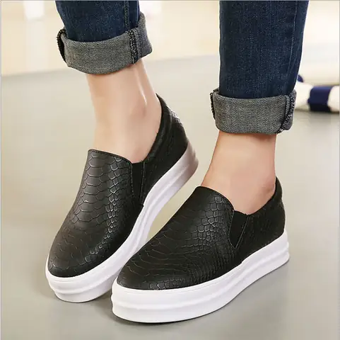 Top 5 Đôi Giày Slip On Độn Đế Nữ Chính Hãng Tốt Nhất 2026