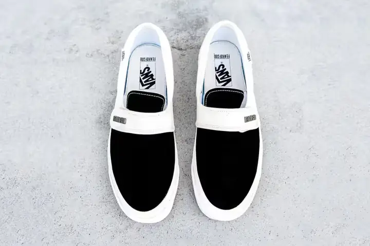 Đánh Giá Chi Tiết Giày Vans Slip-on Fear Of God Strap Black White: Sự Kết Hợp Hoàn Hảo Giữa Phong Cách Đường Phố Và Tinh Thần Tối Giản