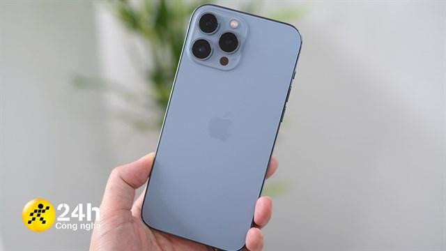 Hình ảnh iPhone 13 màu Xanh lá là một trong những tùy chọn màu sắc của thiết bị này