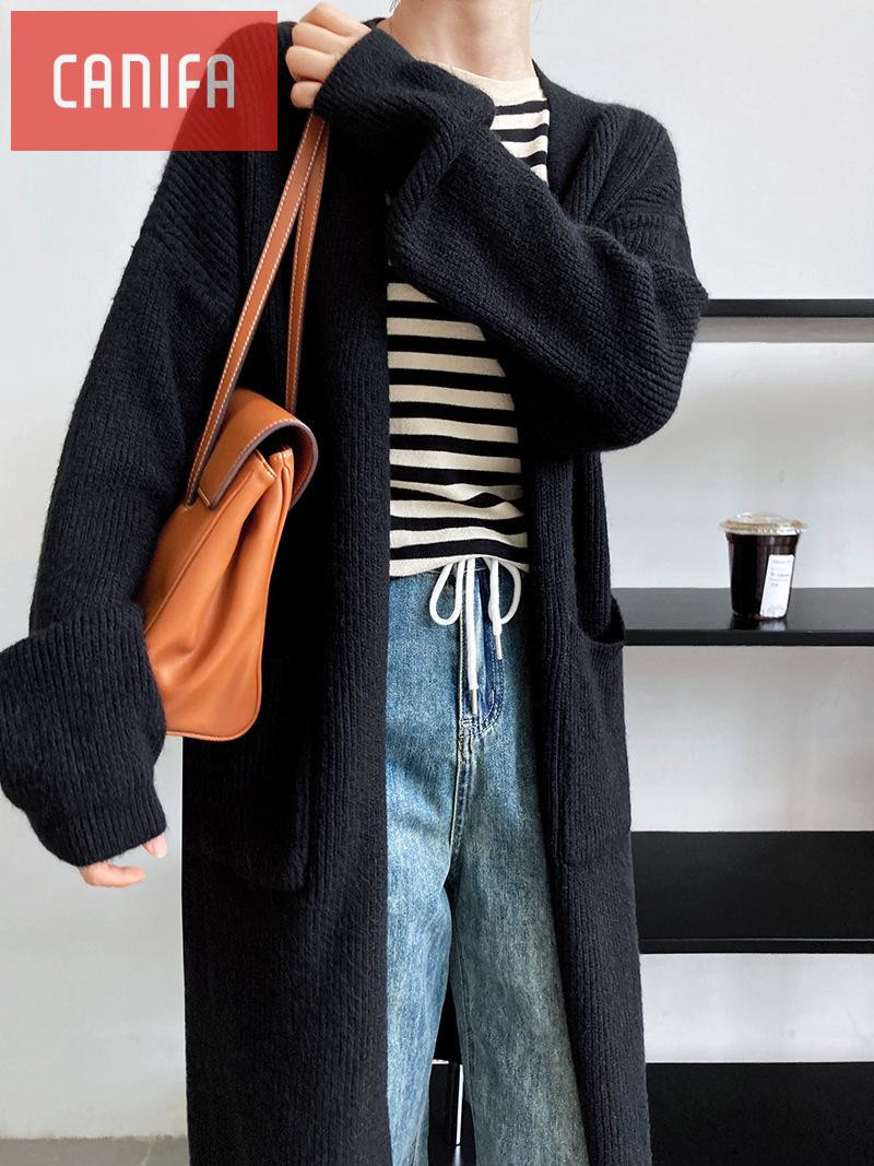 Áo cardigan dáng dài phối quần baggy theo phong cách thời trang tuổi 17